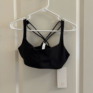 NWT Lululemon Free to Be Bra 10